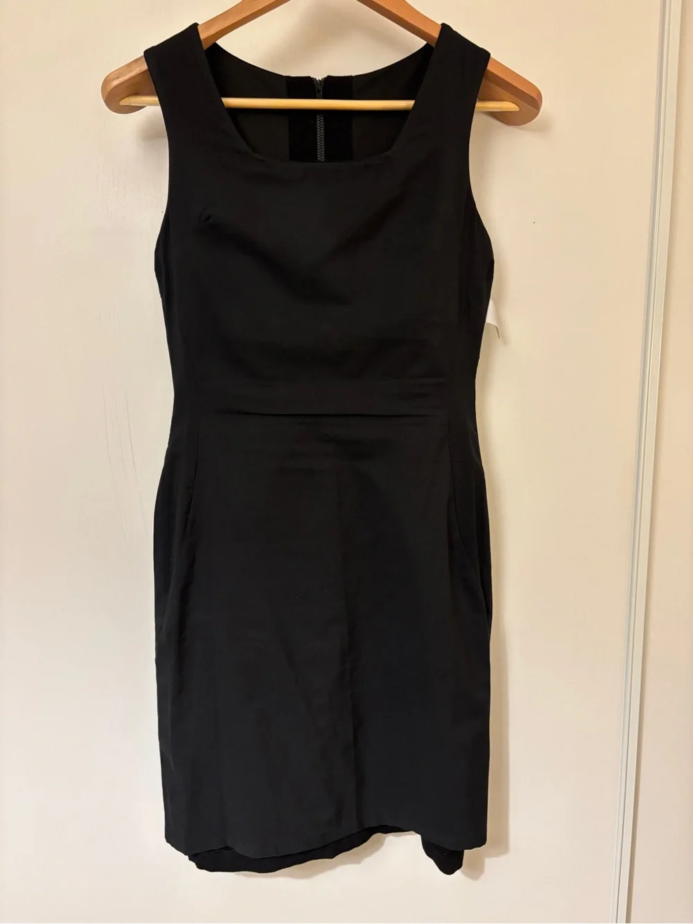 Susana Monaco Little Black Sheath Dress Size 4 Sleeveless Zipper 90s Minimalist - Picture 6 of 11
